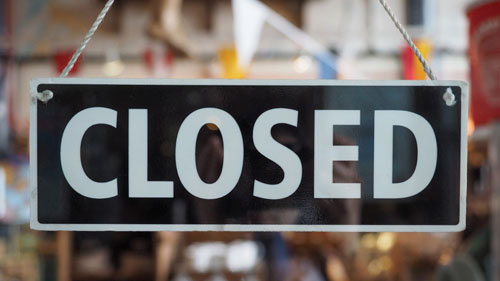 PWC REPORTS THAT 2700 RETAILERS ARE SHUTTING SHOP IN THE FIRST HALF OF THE YEAR